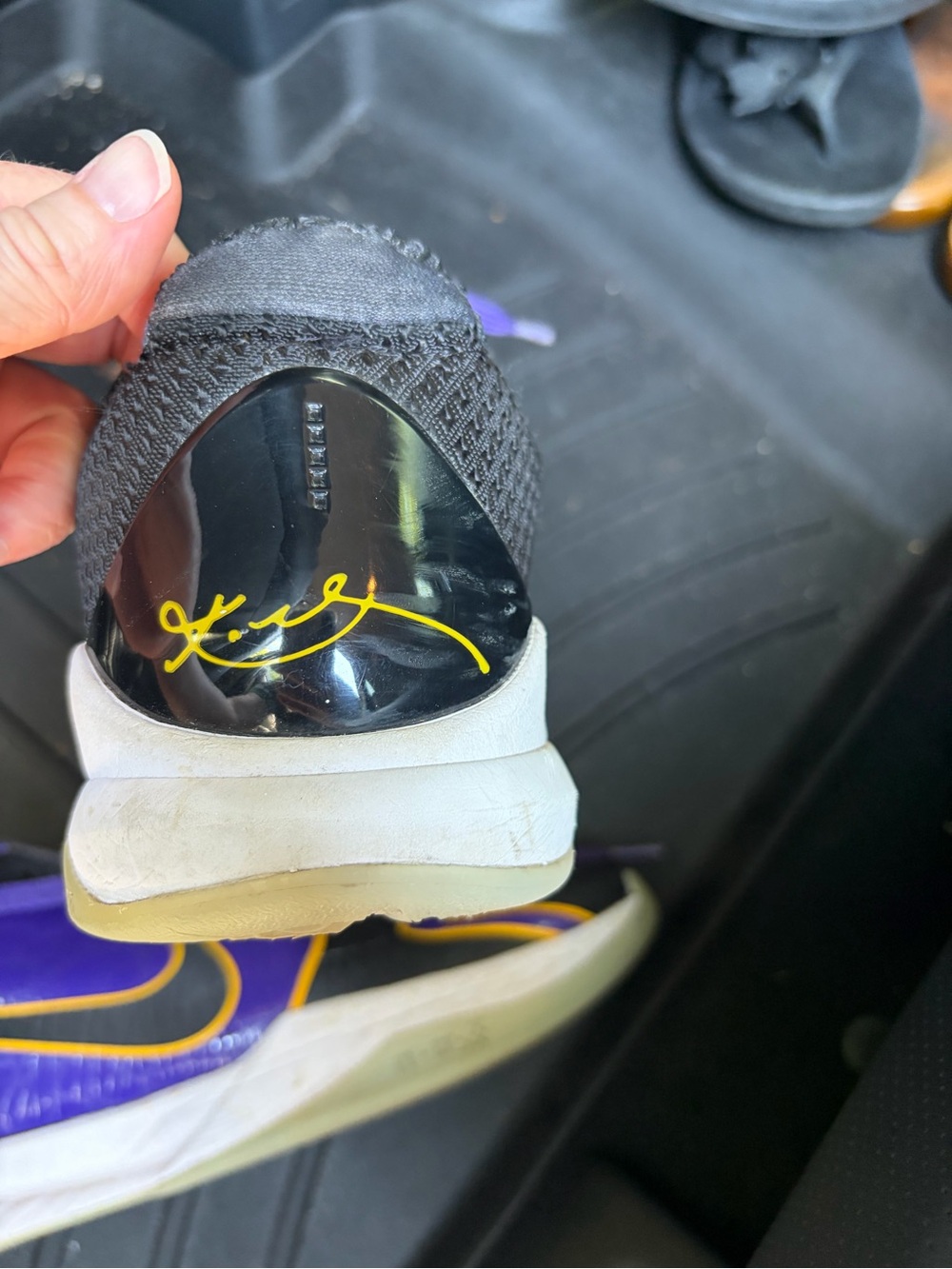 Nike Kobe 5 Proto Championship Sneakers - Picture 6 of 9